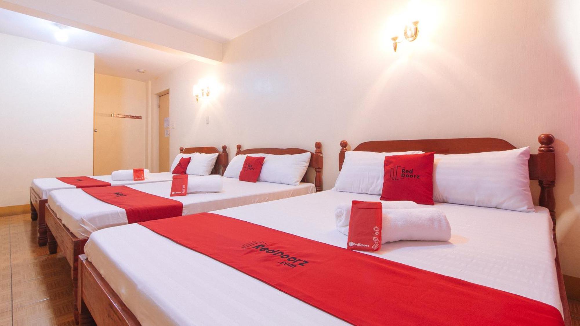 Reddoorz @ Golden Victory Hotel Mabalacat Pampanga Экстерьер фото