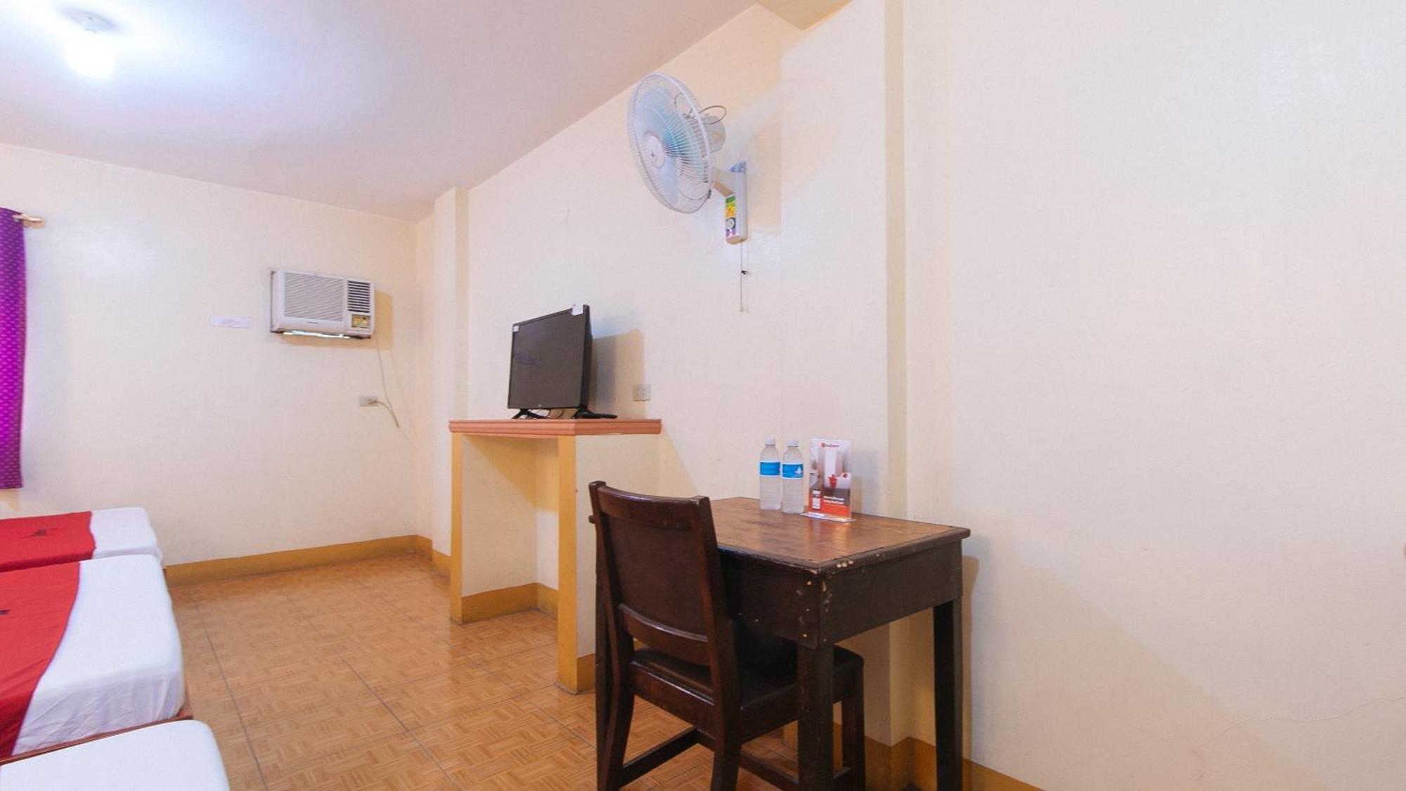 Reddoorz @ Golden Victory Hotel Mabalacat Pampanga Экстерьер фото