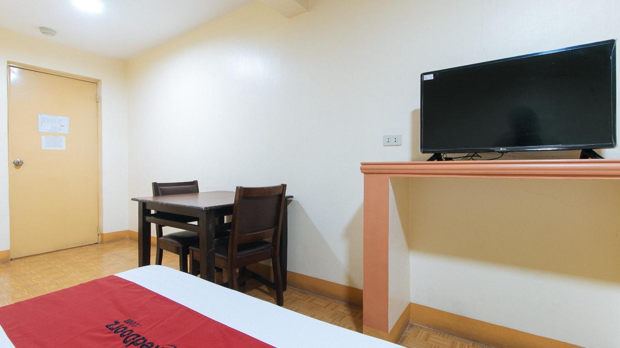 Reddoorz @ Golden Victory Hotel Mabalacat Pampanga Экстерьер фото