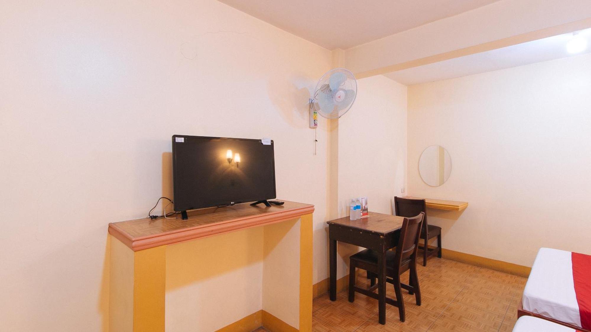 Reddoorz @ Golden Victory Hotel Mabalacat Pampanga Экстерьер фото