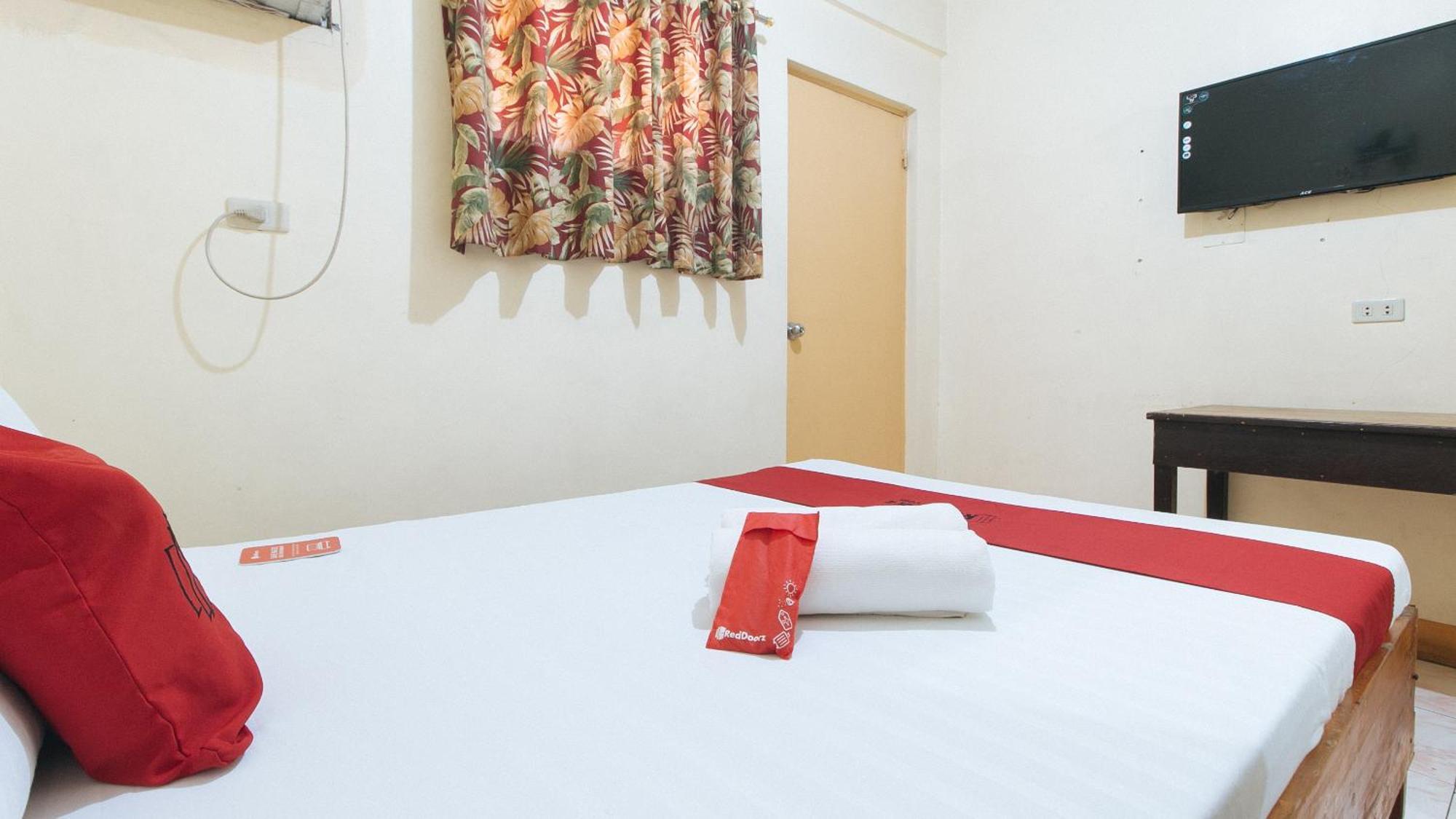 Reddoorz @ Golden Victory Hotel Mabalacat Pampanga Экстерьер фото