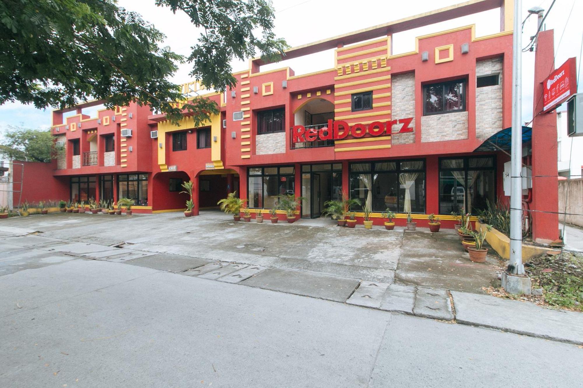Reddoorz @ Golden Victory Hotel Mabalacat Pampanga Экстерьер фото